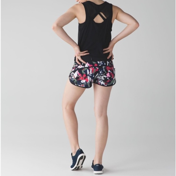 Lululemon Speed Short Pop Cut Boom Juice Multi Black Women’s Size 8 - Picture 4 of 15